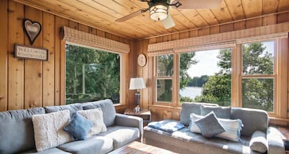 Charming Waterfront Cabin on Lake Wissota: Old Abe Trail, Boat, Swim, Fish, Golf