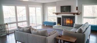 Finn's Hideaway - Secluded family home with river view