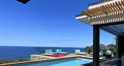 New architect-designed villa 2021 - 3 min. drive from the beach