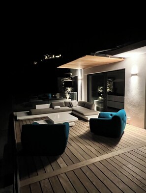 Terrace/patio - New architect-designed villa 2021 - 3 min. drive from the beach (Corbara)