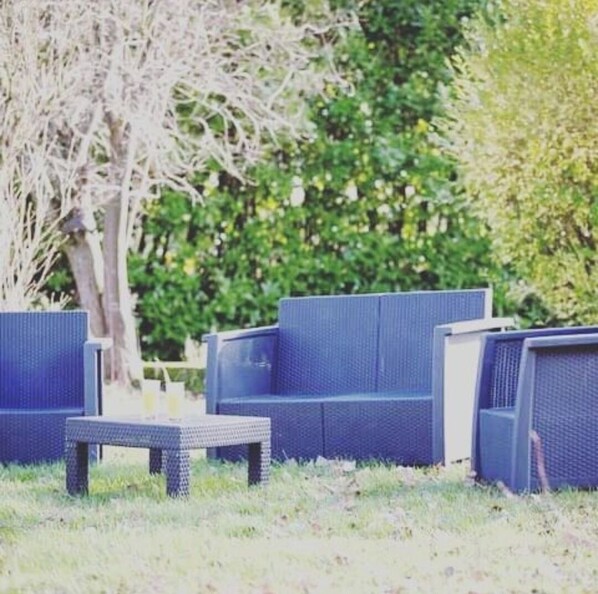 Property grounds - Quiet, comfortable TORIS B&B (Neuil)