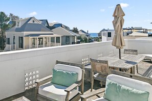 Outdoor dining - Savannah 2C— Luxury Rosemary Beach Condo Steps From the Beach (Rosemary Beach)