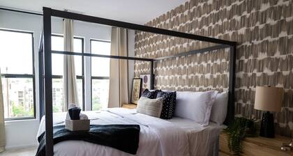 Plush Palm Paradise - West End