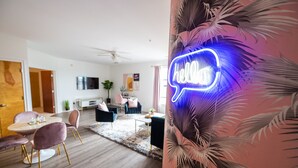 Interior - Plush Palm Paradise - West End (Atlanta)