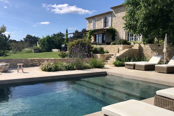 Piscina all'aperto, una piscina riscaldata
