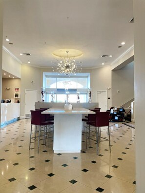 Lobby - Suite · The Point Lux Suite, close to Universal (Orlando)