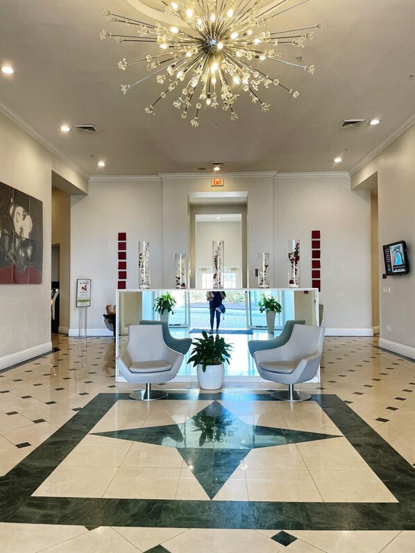 Lobby - Suite · The Point Lux Suite, close to Universal (Orlando)