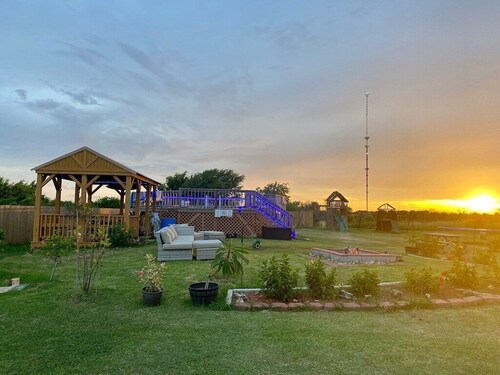 Gone Coastal is part of a mini resort .