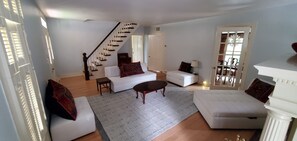 3 bedrooms, WiFi, bed sheets - Traditional Eastern Shore Historic House (Cape Charles)