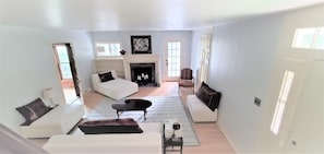 3 bedrooms, WiFi, bed sheets - Traditional Eastern Shore Historic House (Cape Charles)