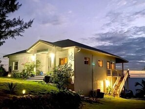 House, 5 Bedrooms | Exterior