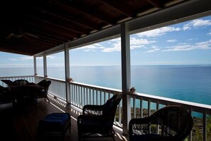 House, 5 Bedrooms | Outdoor dining