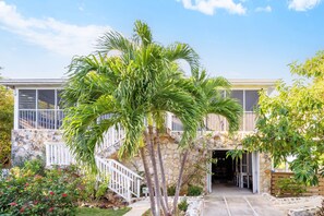 House, 5 Bedrooms | Exterior