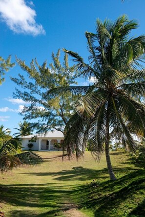 Villa, 2 Bedrooms | Property grounds
