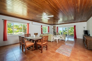 Villa, 2 Bedrooms | Living area | Smart TV