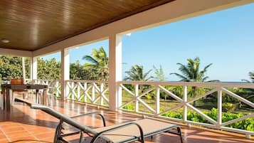Villa, 2 habitaciones | Restaurante al aire libre