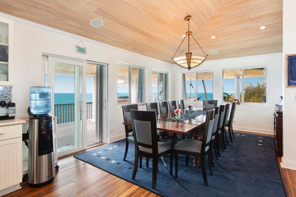 Villa, 5 Bedrooms | Dining