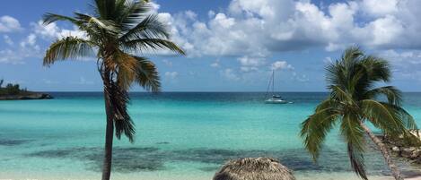 Villa, 5 Bedrooms | Beach