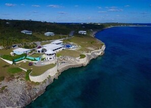 Exterior - Neptune Cove 5 Bedroom Home (Rainbow Bay)