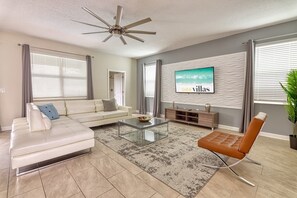 別墅, 多間臥室 | 起居區 | 智慧型電視