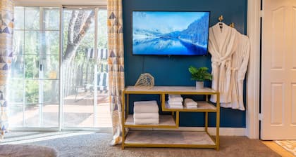 Kokanee Grove ~ Shasta Lake 2ac Estate ~ Pool/HotTub/GameRoom ~Central Location!