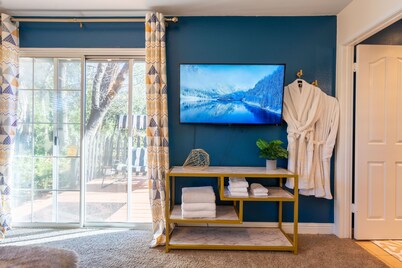 Kokanee Grove ~ Shasta Lake 2ac Estate ~ Pool/HotTub/GameRoom ~Central Location!