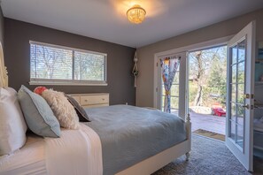 3 slaapkamers, een bureau, een strijkplank/strijkijzer, gratis wifi