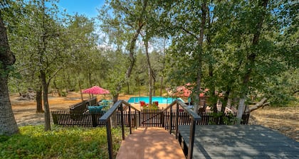 Kokanee Grove ~ Shasta Lake 2ac Estate ~ Pool/HotTub/GameRoom ~Central Location!