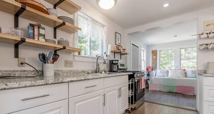 Updated Long Island Maine Cottage