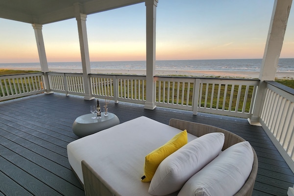 Master bedroom's private covered deck: Daybed, The GULF, and YOU?
