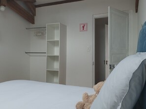 3 Schlafzimmer, Bügeleisen/Bügelbrett