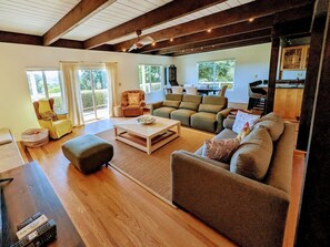 Smart TV, fireplace, offices