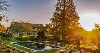 Eastside Eden - Pool, Hot Tub and Tastings Included