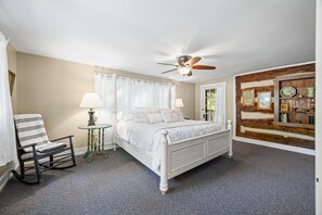 4 bedrooms, free WiFi, bed sheets