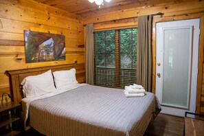 4 室のベッドルーム、セーフティボックス (室内)、旅行用ベビーベッド、WiFi (無料)