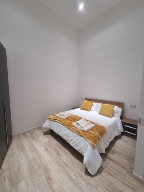 3 bedrooms, WiFi, bed sheets - Ivy Residence Naples (Napoli)