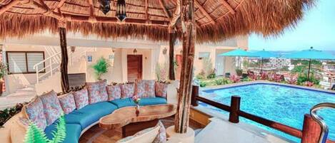 Outdoor pool, pool umbrellas