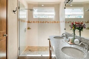 Deluxe Condo | Bathroom | Shower, rainfall showerhead, hair dryer, towels - San Miguel PV Rentals (Puerto Vallarta)