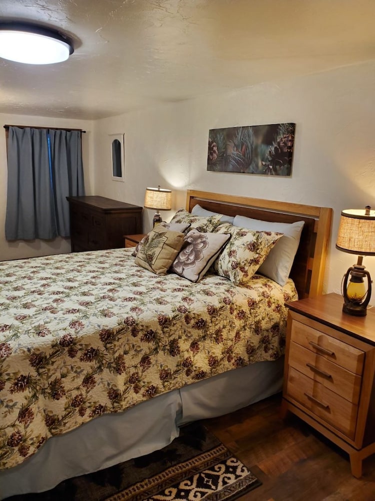 Fully Remodeled Mountain View home near Glacier National Park Coram