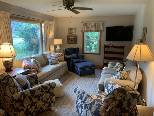 Charming cottage, walking distance to Arnolds Park