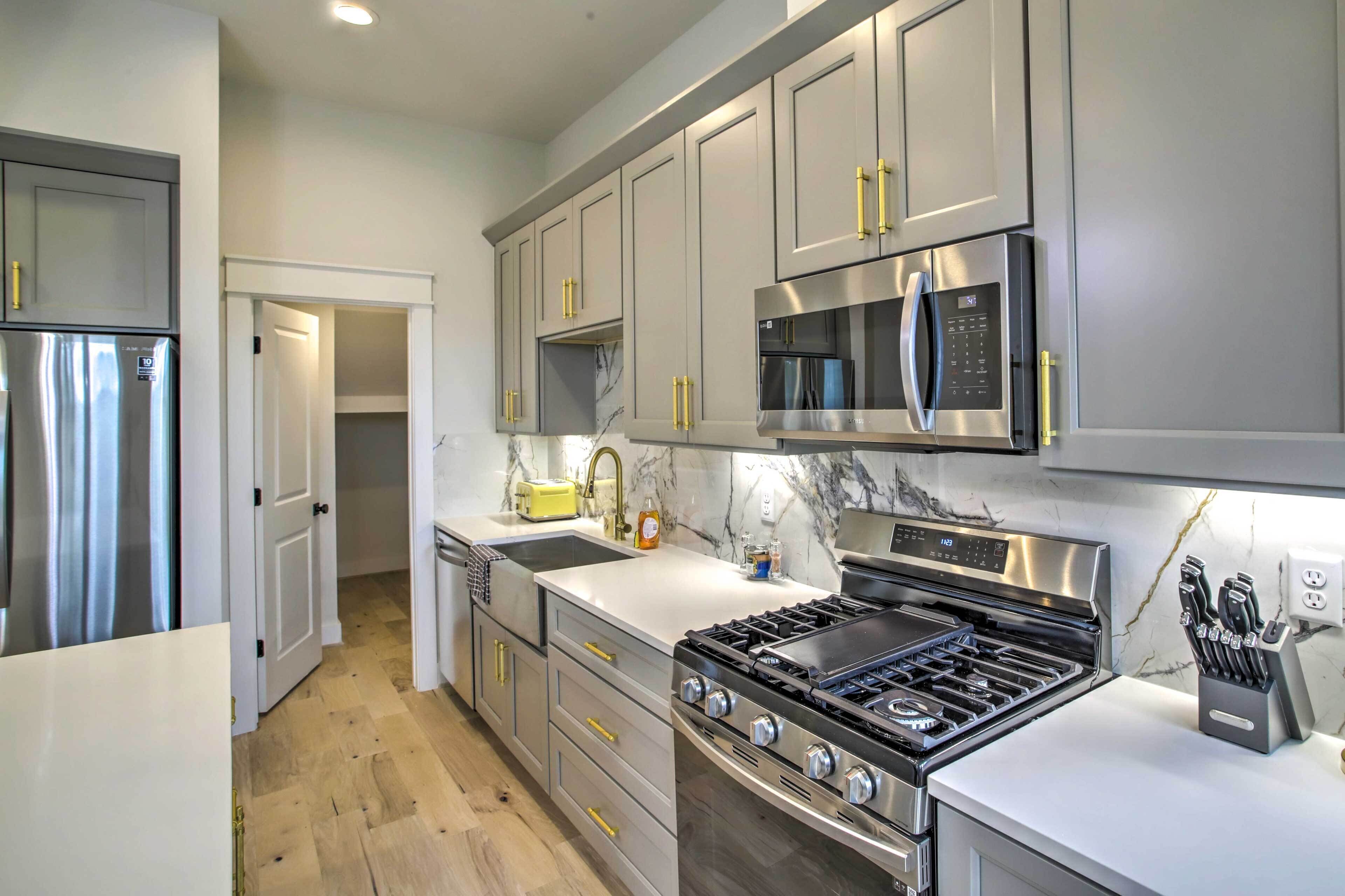 冰箱、微波炉、炉灶、洗碗机