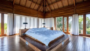 5 bedrooms, WiFi, bed sheets