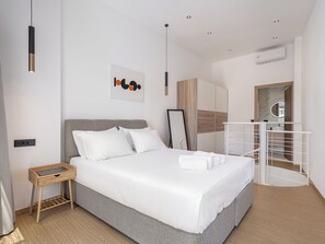 Deluxe Suite, 1 Queen Bed with Sofa bed, Pool View