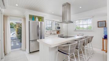 Nhà, 3 phòng ngủ | Bếp riêng | Tủ lạnh, lò nướng, dụng cụ pha cà phê/trà, lò nướng bánh mì