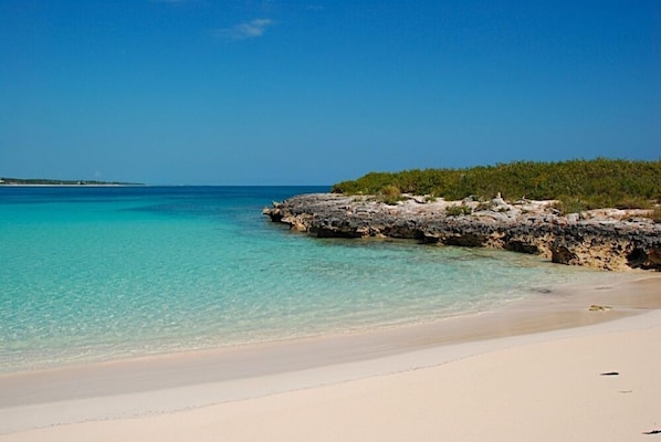 Villa, 3 Bedrooms | Beach