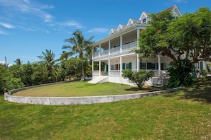 Villa, 6 Bedrooms | Exterior