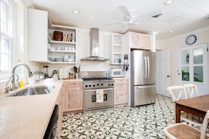 Villa, 6 Bedrooms | Private kitchen | Fridge, coffee/tea maker, toaster