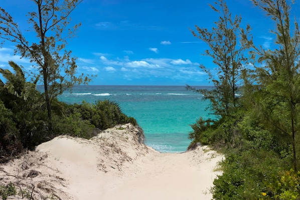 House, 3 Bedrooms | Beach