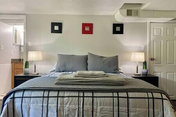 1 bedroom, desk, iron/ironing board, free WiFi