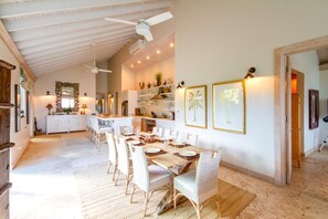 House, 4 Bedrooms | Dining
